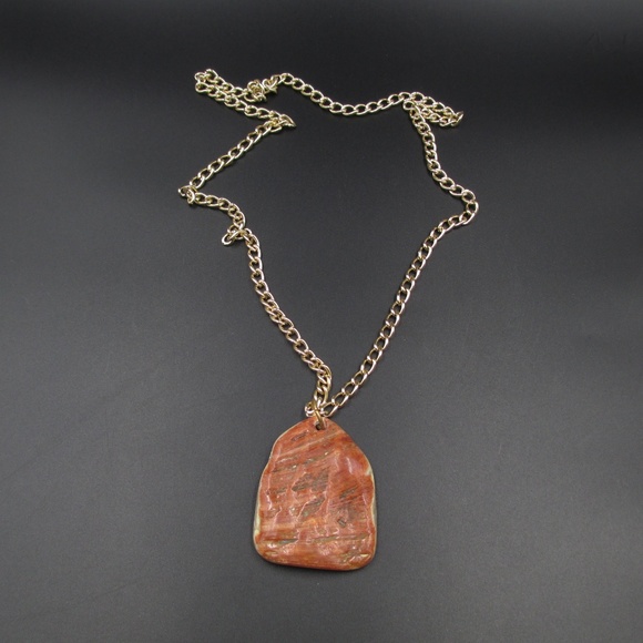Vintage Brown Red Shell Pendant Necklace - Picture 2 of 7